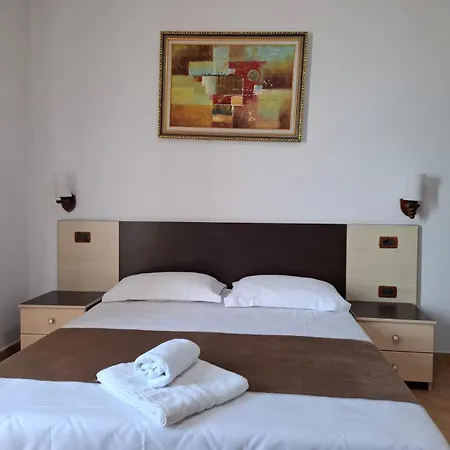 Artenisi's Sea Side Apartmán *