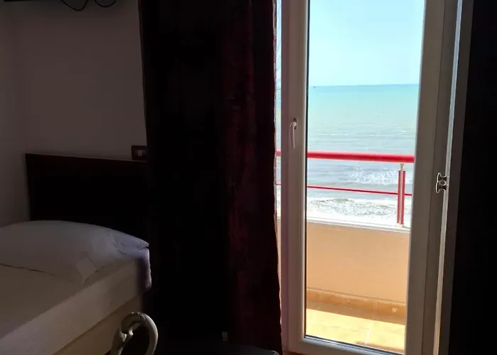 Artenisi's Sea Side Apartment *
